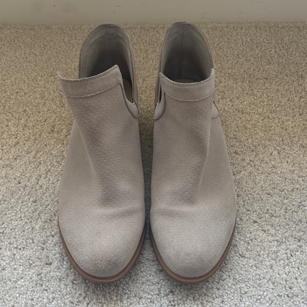 Sorel Women's Suede Chelsea Booties in Light Gray GUC